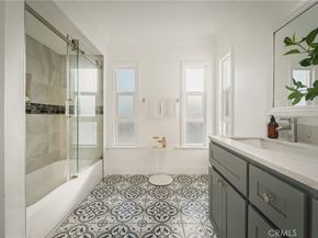 5115 West Boulevard, Los Angeles CA 90043