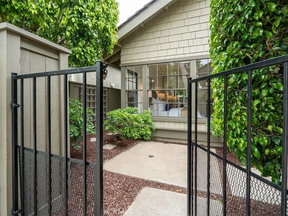 4 Woodlake, Irvine CA 92604