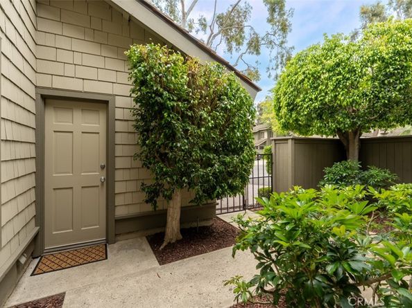 4 Woodlake, Irvine CA 92604