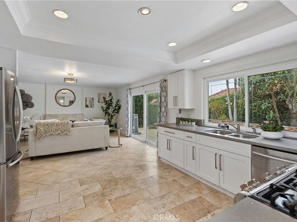 15 Colonial, Irvine CA 92620
