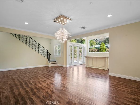 1025 E San Jose Avenue, Burbank CA 91501