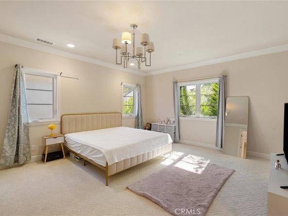 586 S 2nd Avenue B, Arcadia CA 91006