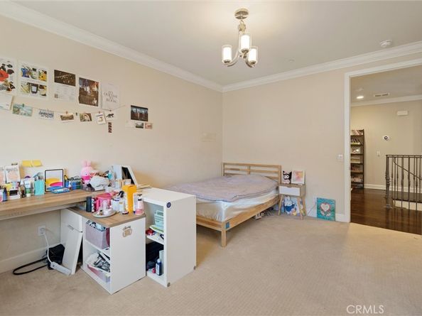 586 S 2nd Avenue B, Arcadia CA 91006