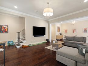 586 S 2nd Avenue B, Arcadia CA 91006