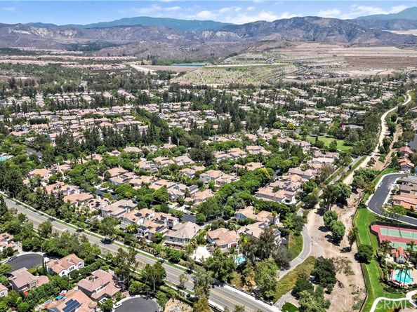 32 New Dawn, Irvine CA 92620
