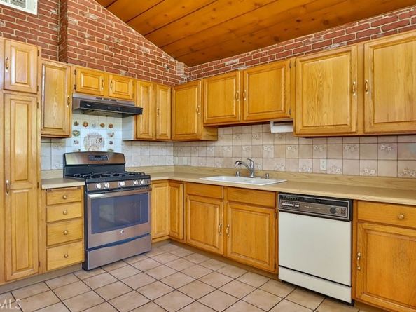 15841 Marlin Place, Van Nuys CA 91406