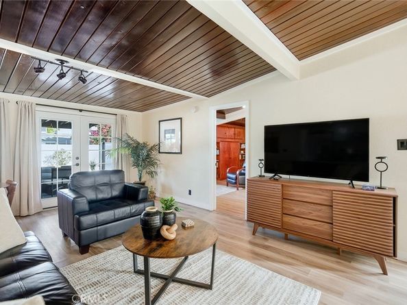 6250 Coldwater Canyon Avenue, North Hollywood CA 91606