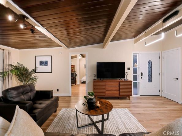 6250 Coldwater Canyon Avenue, North Hollywood CA 91606