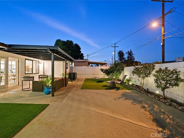 6250 Coldwater Canyon Avenue, North Hollywood CA 91606