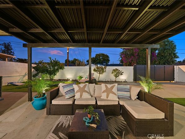 6250 Coldwater Canyon Avenue, North Hollywood CA 91606