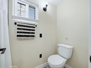 6250 Coldwater Canyon Avenue, North Hollywood CA 91606