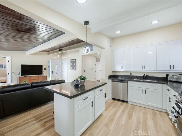 6250 Coldwater Canyon Avenue, North Hollywood CA 91606
