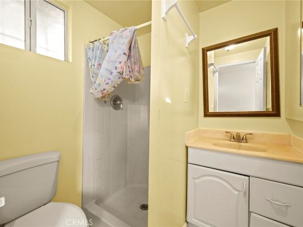 818 W 65th, Los Angeles CA 90044