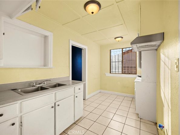 818 W 65th, Los Angeles CA 90044