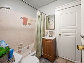 818 W 65th, Los Angeles CA 90044