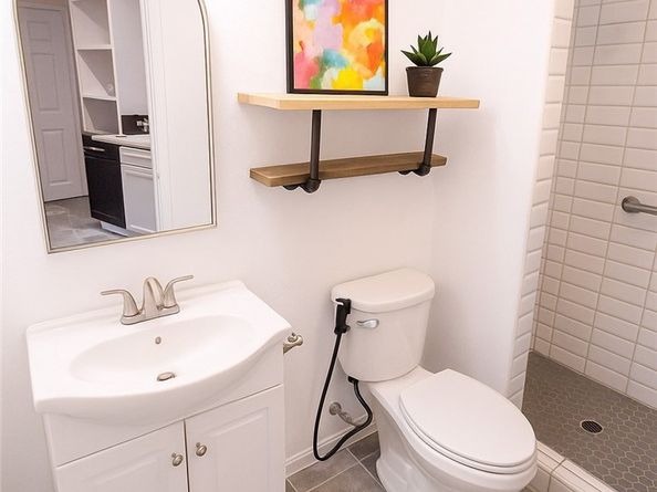 4215 Portola, Los Angeles CA 90032