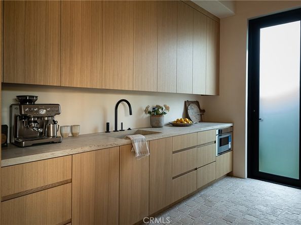 5824 Manton Avenue, Woodland Hills CA 91367