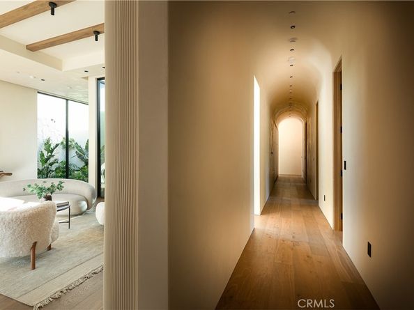 5824 Manton Avenue, Woodland Hills CA 91367