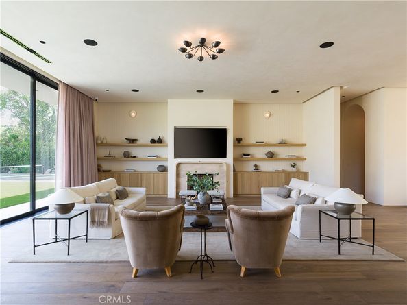 5824 Manton Avenue, Woodland Hills CA 91367