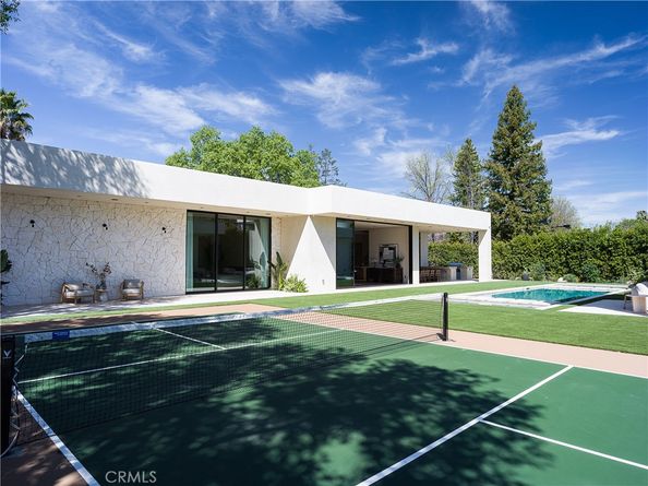 5824 Manton Avenue, Woodland Hills CA 91367