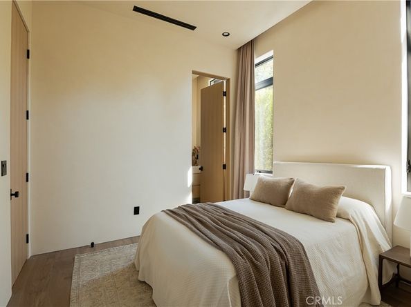 5824 Manton Avenue, Woodland Hills CA 91367