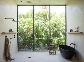 5824 Manton Avenue, Woodland Hills CA 91367