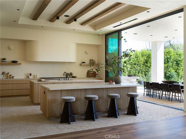 5824 Manton Avenue, Woodland Hills CA 91367