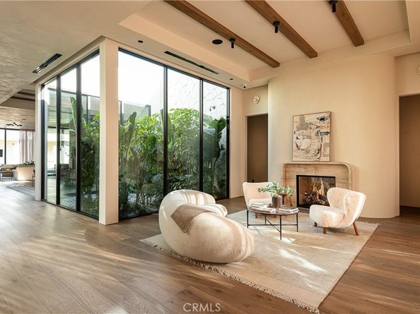 5824 Manton Avenue, Woodland Hills CA 91367