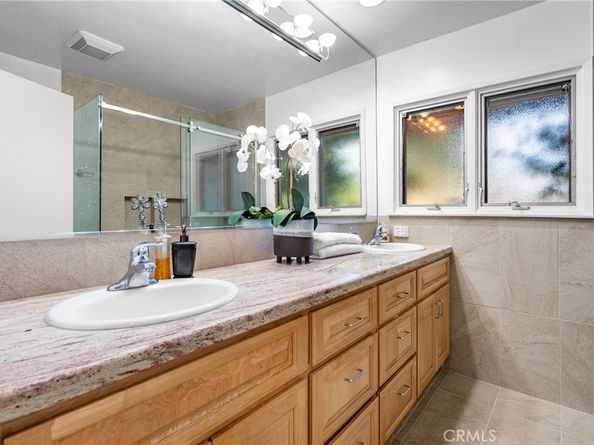 19200 Ballinger, Northridge CA 91324