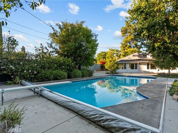 19200 Ballinger, Northridge CA 91324