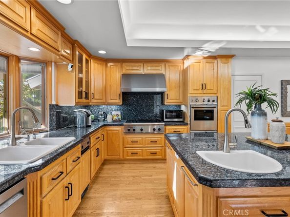 19200 Ballinger, Northridge CA 91324