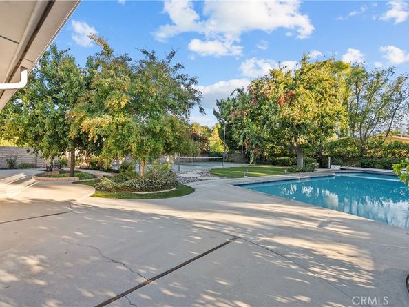 19200 Ballinger, Northridge CA 91324