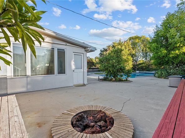 19200 Ballinger, Northridge CA 91324