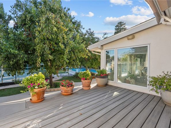 19200 Ballinger, Northridge CA 91324