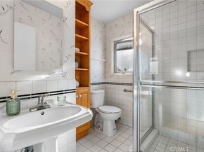 19200 Ballinger, Northridge CA 91324