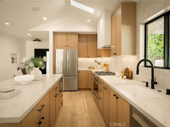 5444 Morella Ave, Valley Village CA 91607