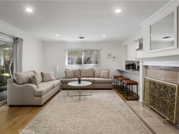 22335 Kittridge Street, Woodland Hills CA 91303