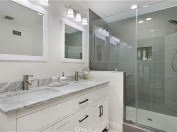 22335 Kittridge Street, Woodland Hills CA 91303