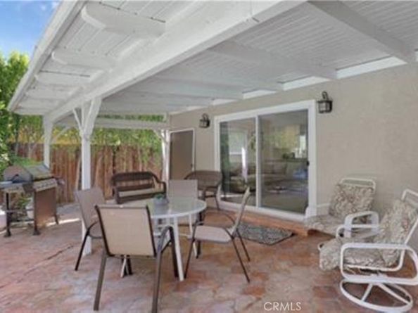 22335 Kittridge Street, Woodland Hills CA 91303