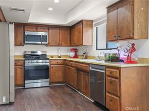 13243 Vanowen 2, North Hollywood CA 91605