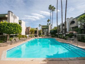 5340 Yarmouth 205, Encino CA 91316