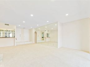 5340 Yarmouth 205, Encino CA 91316