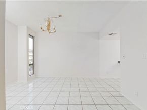 5340 Yarmouth 205, Encino CA 91316