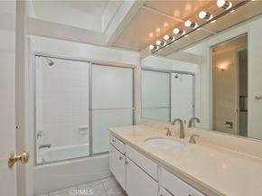 5340 Yarmouth 205, Encino CA 91316