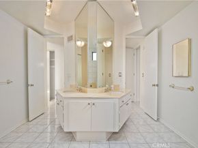 5340 Yarmouth 205, Encino CA 91316