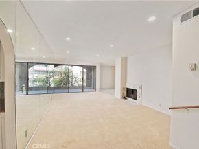 5340 Yarmouth 205, Encino CA 91316