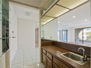 5340 Yarmouth 205, Encino CA 91316