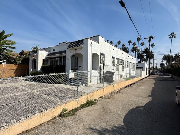 5112 S Van Ness, Los Angeles CA 90062