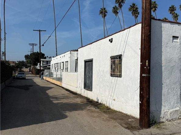 5112 S Van Ness, Los Angeles CA 90062