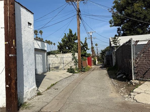 5112 S Van Ness, Los Angeles CA 90062